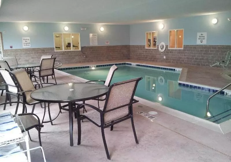 Отель Holiday Inn Express   Albert Lea, An Ihg