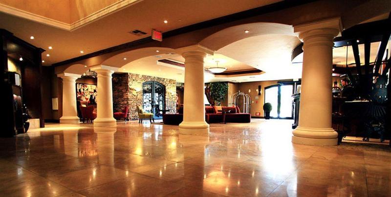 La Bellasera Hotel & Suites