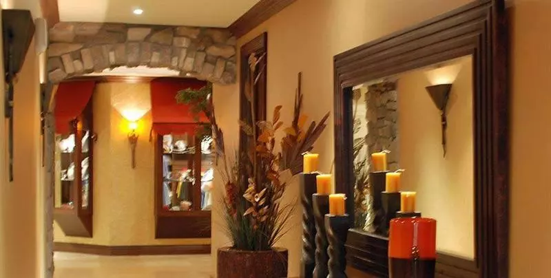 La Bellasera Hotel & Suites