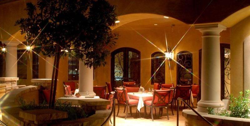 La Bellasera Hotel & Suites