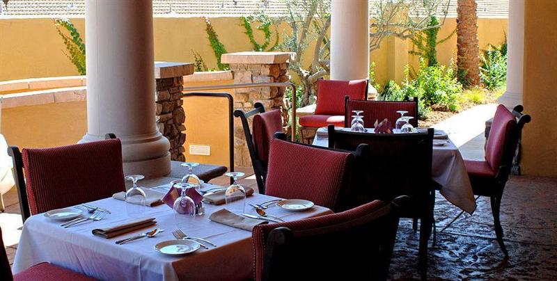 La Bellasera Hotel & Suites