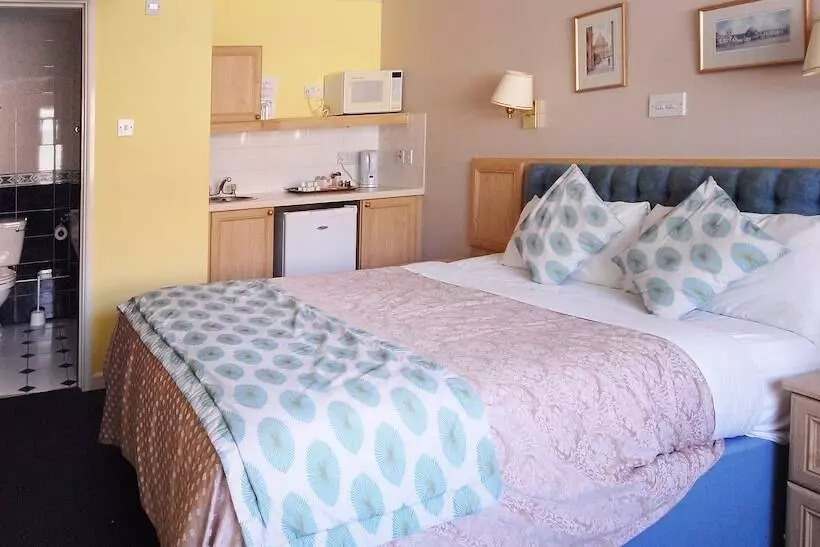 هتل Marlborough House   Guest House