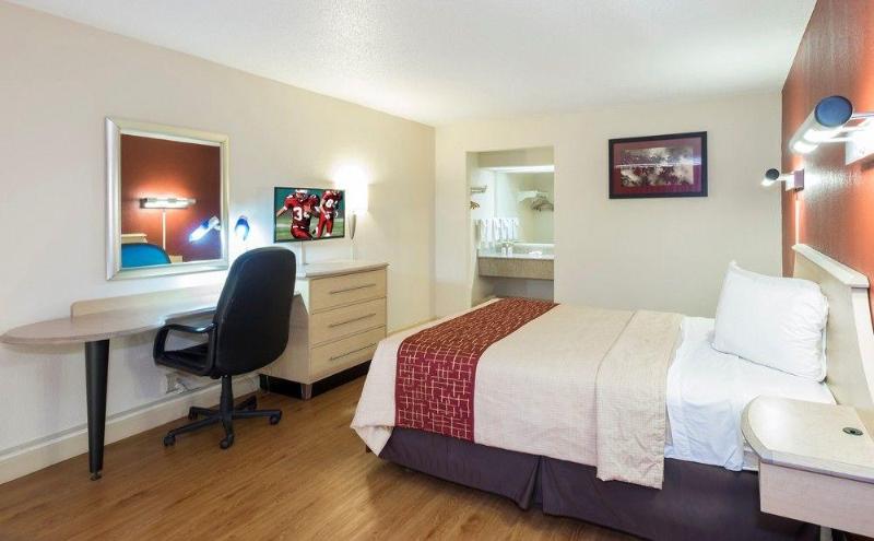 בית מלון כפרי Red Roof Inn & Suites Wytheville