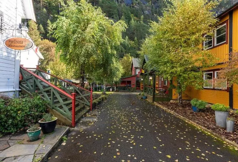 Отель Valldal Fjord Lodge B&b