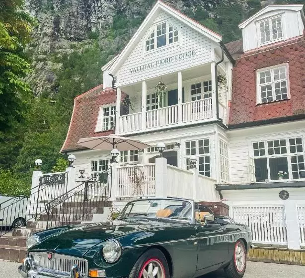 Отель Valldal Fjord Lodge B&b