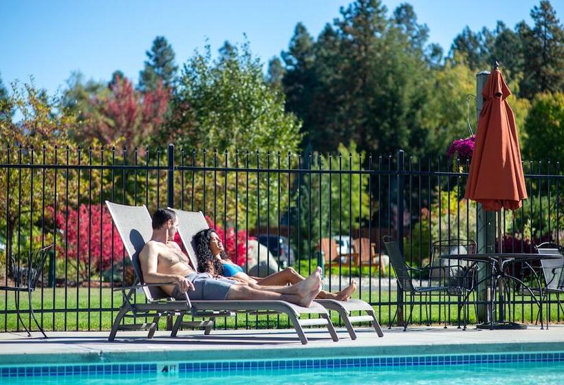 Icicle Village Resort