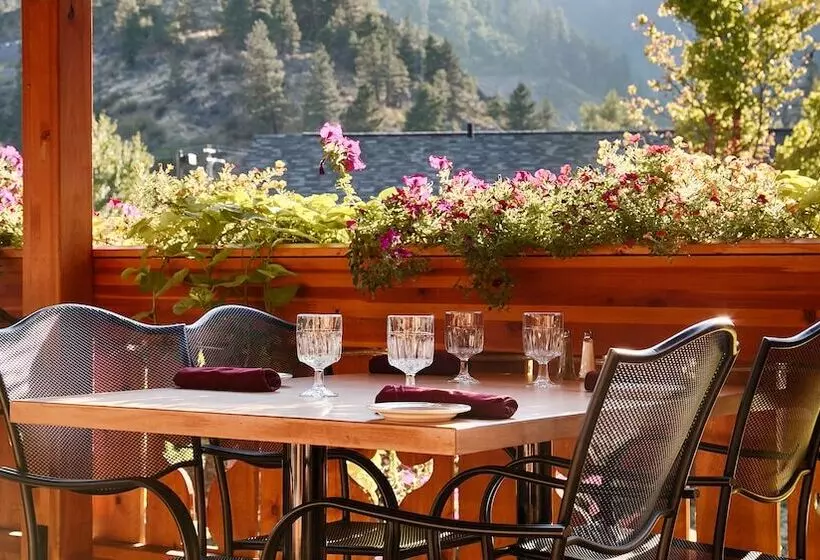 Icicle Village Resort