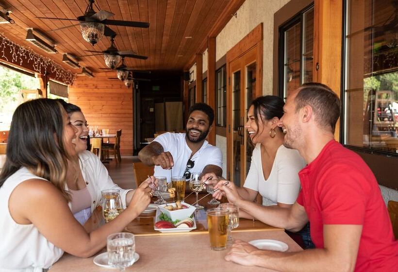 Icicle Village Resort