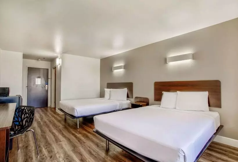 Motel 6hesperia, Ca  West Main Street I15