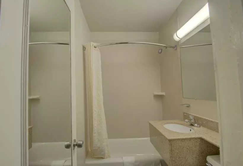 מוטל Budget Inn Falls Church