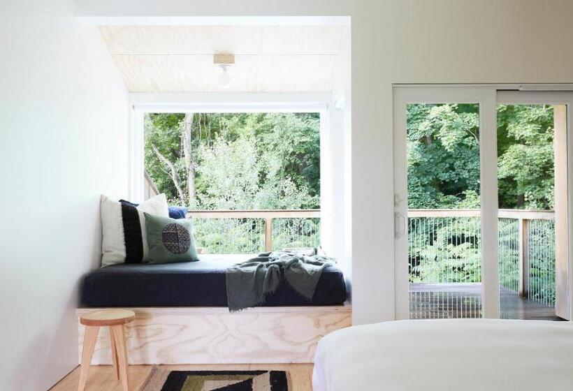 Мотель Tourists