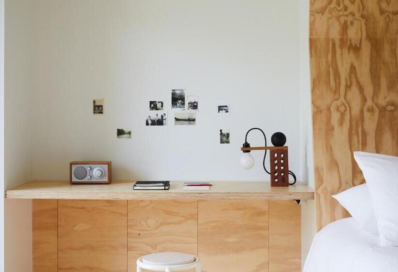 Мотель Tourists