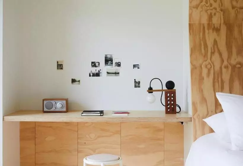 汽车旅馆 Tourists