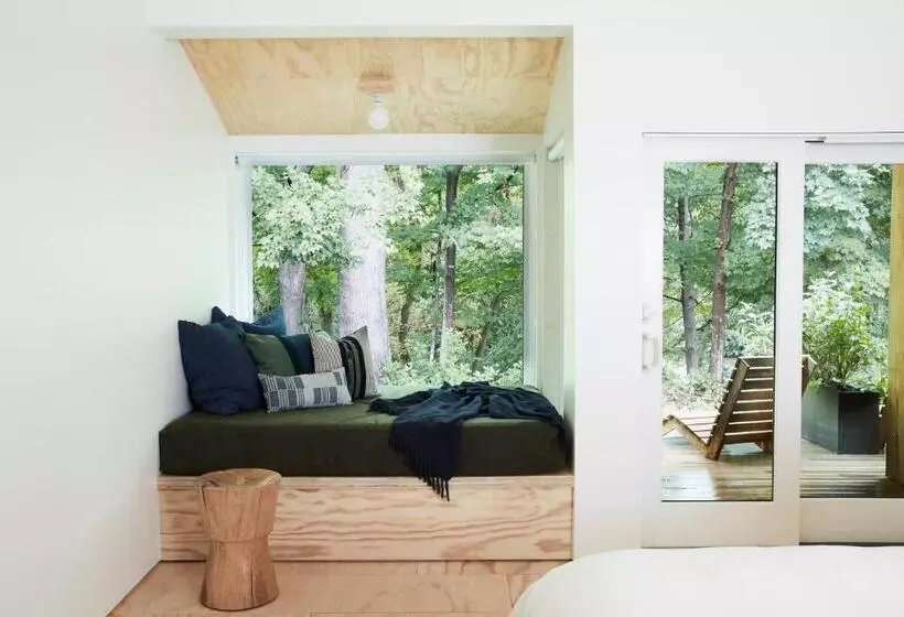 汽车旅馆 Tourists