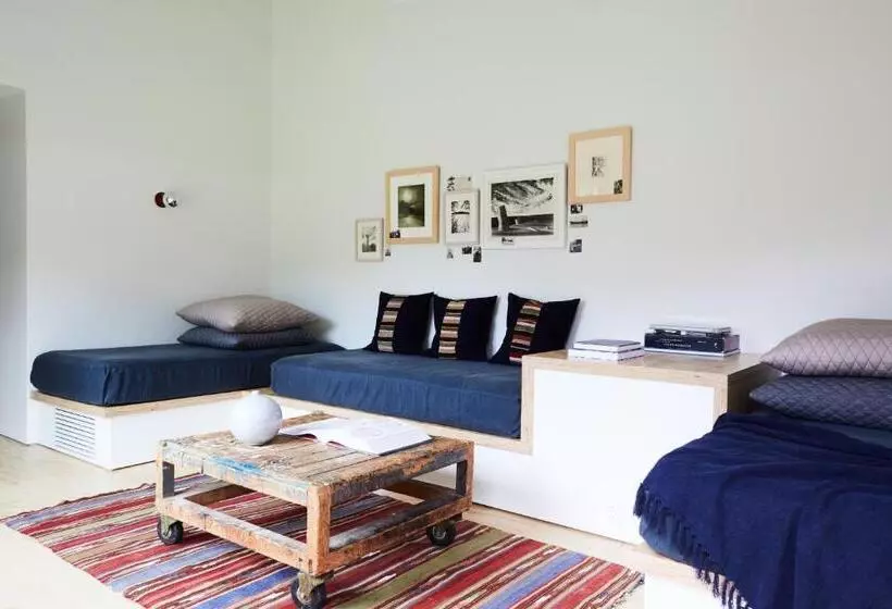 汽车旅馆 Tourists