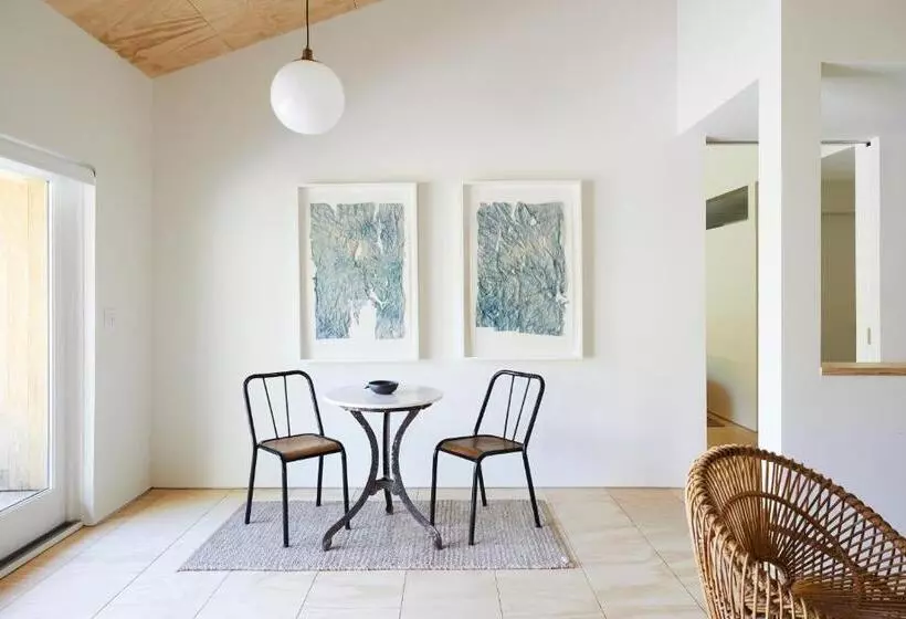 汽车旅馆 Tourists