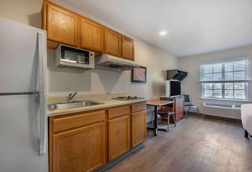 Extended Stay America Select Suites  Orlando  Sanford  Airport