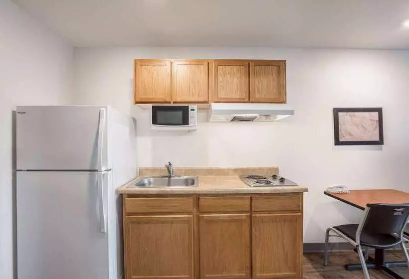 Extended Stay America Select Suites  Orlando  Sanford  Airport