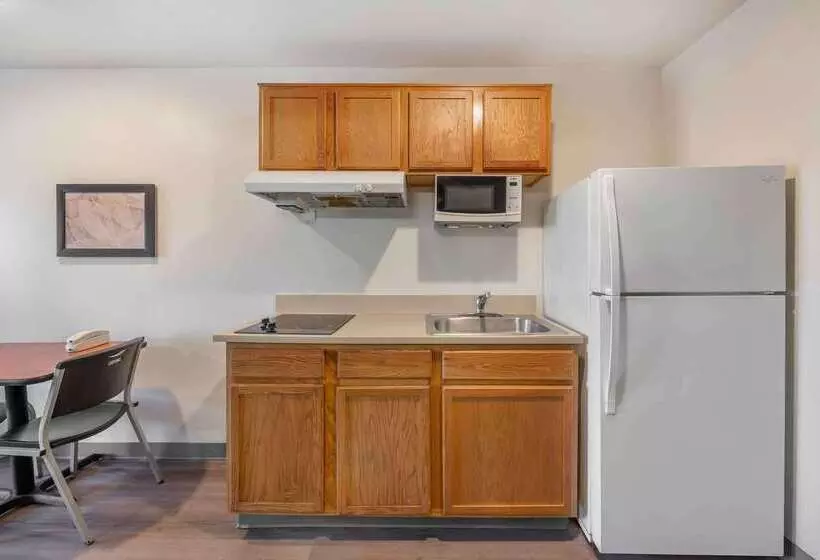 Extended Stay America Select Suites  Orlando  Sanford  Airport