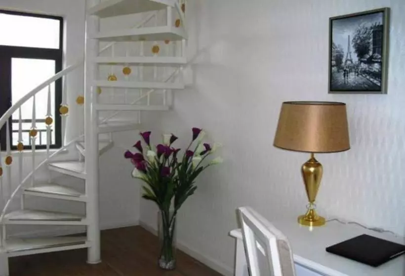 Guangzhou Pleasant Grasse