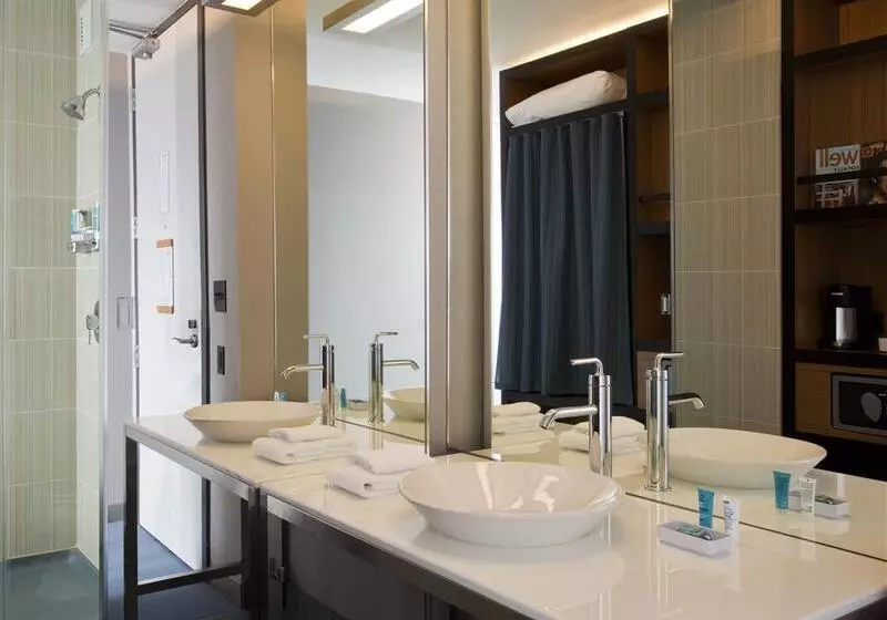 Отель Aloft Denver Airport At Gateway Park