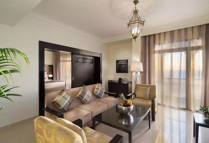 Hotel Bahi Ajman Palace