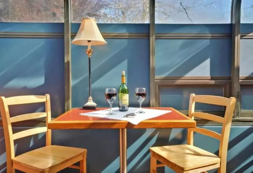 ホテル Bodega Bay Inn