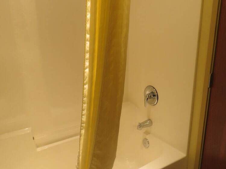 فندق Cobblestone Inn & Suites   Brillion