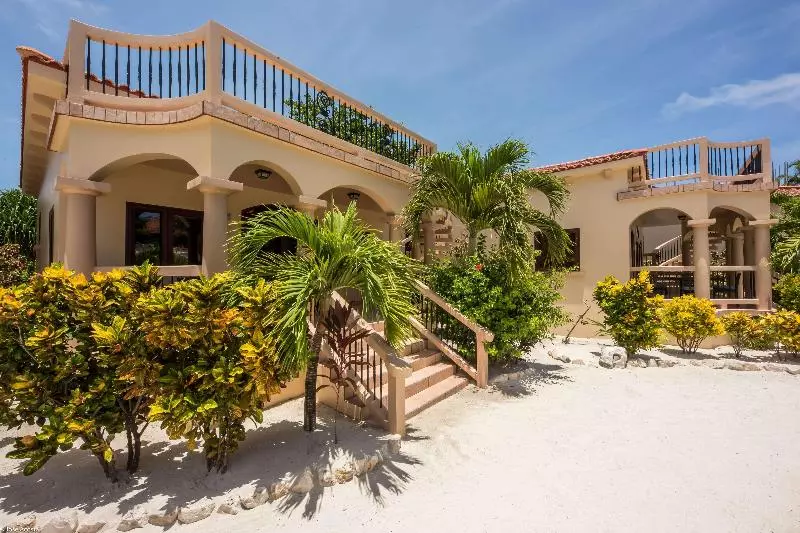 בית מלון כפרי Coco Beach Resort