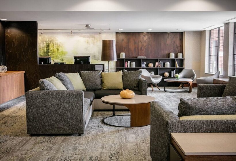 فندق Courtyard By Marriott Omaha Aksarben Village