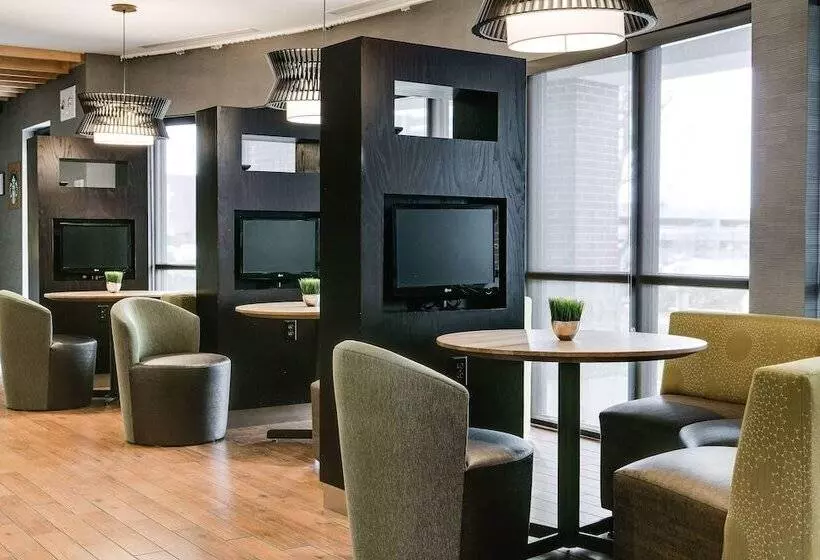 ホテル Courtyard By Marriott Omaha Aksarben Village