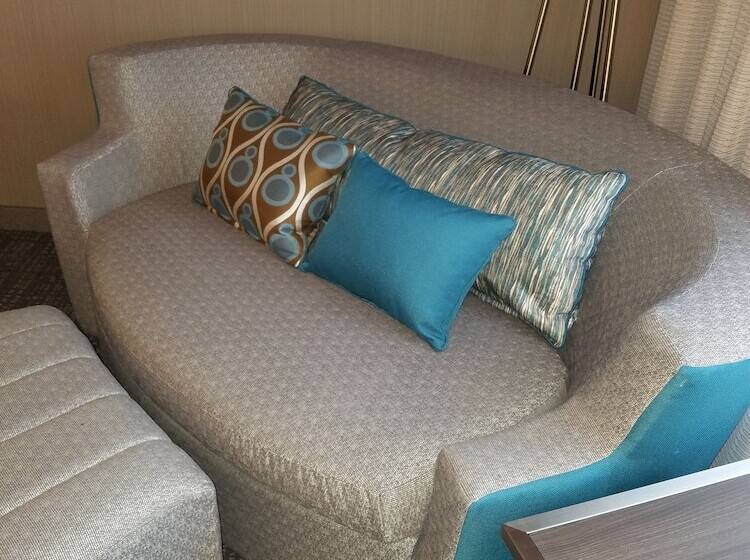 فندق Courtyard By Marriott Omaha Aksarben Village