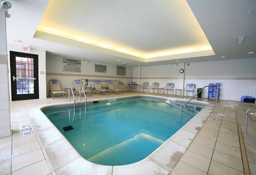 فندق Courtyard By Marriott Omaha Aksarben Village