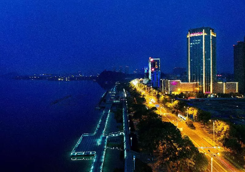 Отель Crowne Plaza Zhenjiang, An Ihg