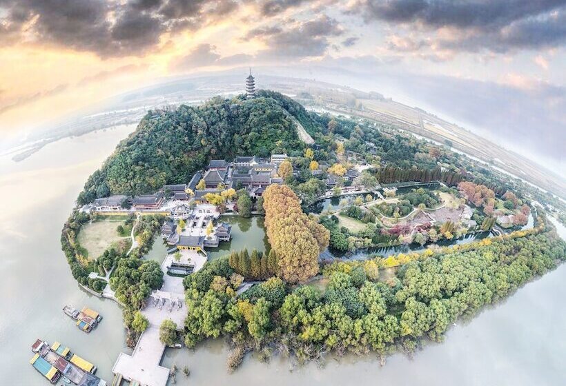 Отель Crowne Plaza Zhenjiang, An Ihg