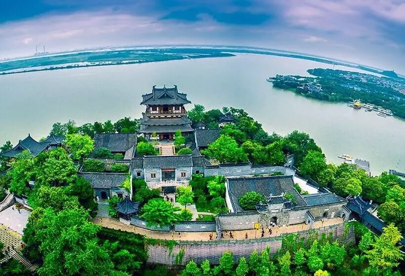 Отель Crowne Plaza Zhenjiang, An Ihg