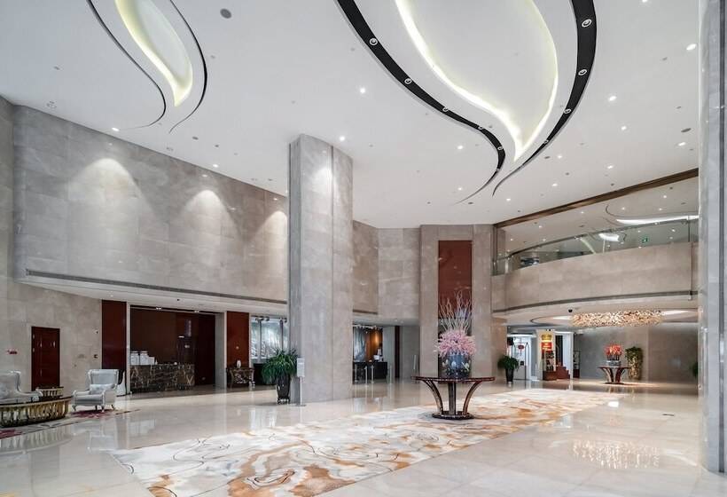 Отель Crowne Plaza Zhenjiang, An Ihg