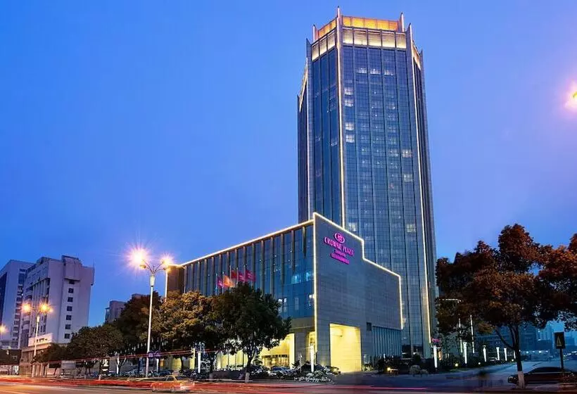 Отель Crowne Plaza Zhenjiang, An Ihg