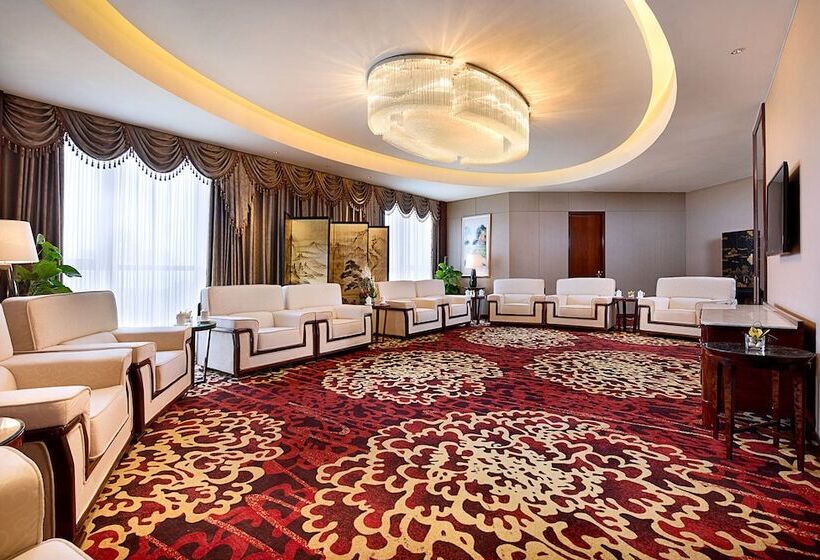 Отель Crowne Plaza Zhenjiang, An Ihg