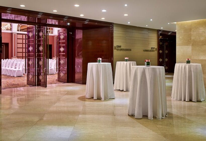 Отель Crowne Plaza Zhenjiang, An Ihg