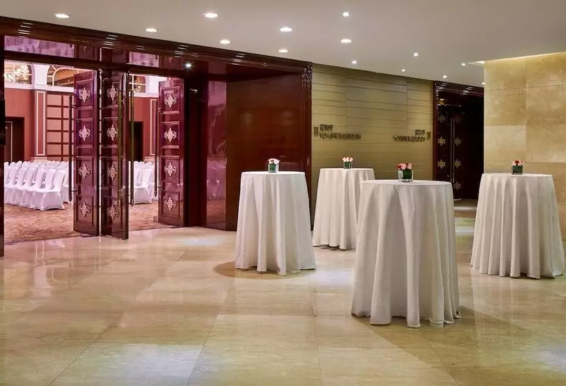 Отель Crowne Plaza Zhenjiang, An Ihg