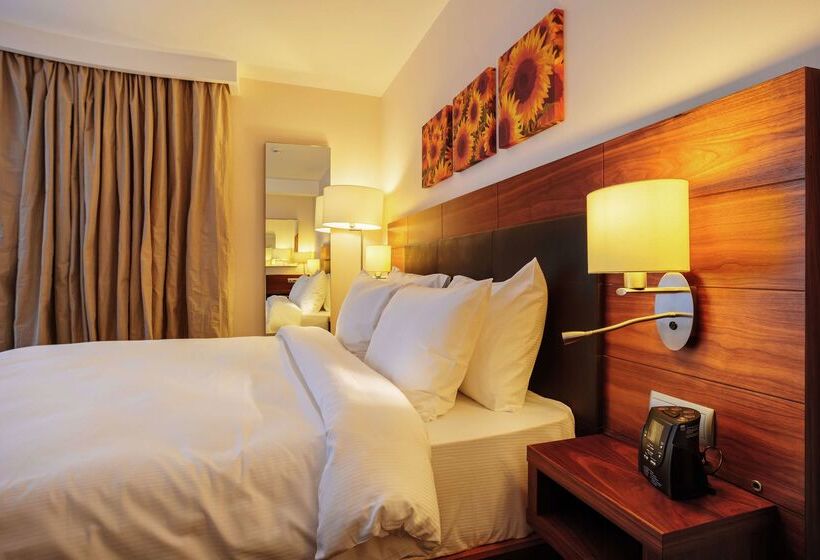 هتل Hilton Garden Inn Krasnodar