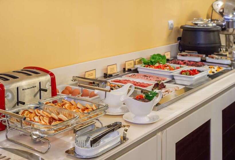 هتل Hilton Garden Inn Krasnodar