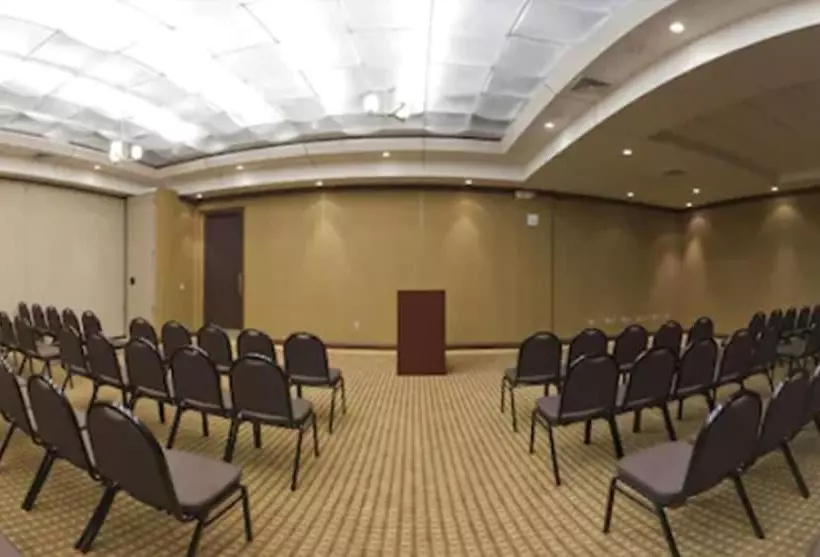 هتل Holiday Inn Macon North, An Ihg