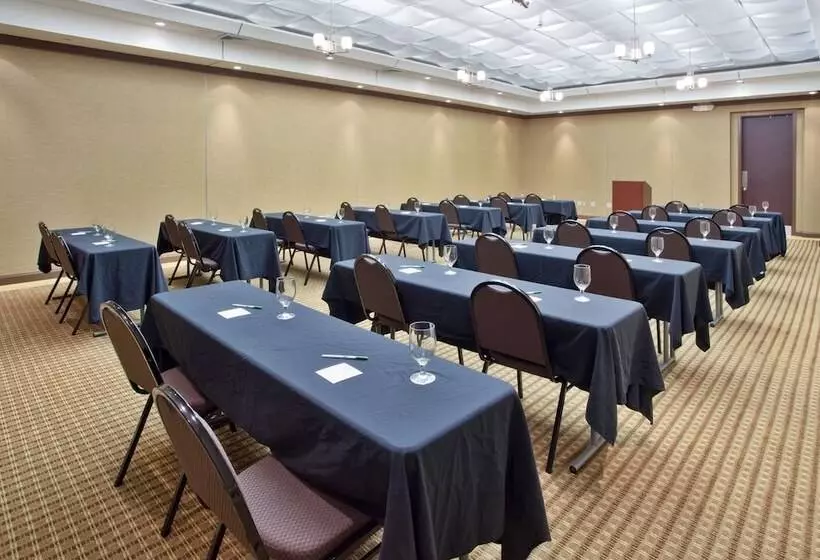 هتل Holiday Inn Macon North, An Ihg