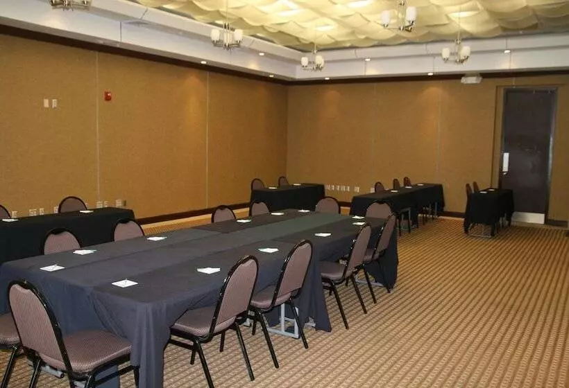 هتل Holiday Inn Macon North, An Ihg