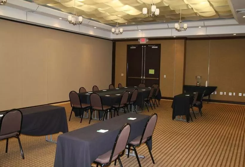 هتل Holiday Inn Macon North, An Ihg