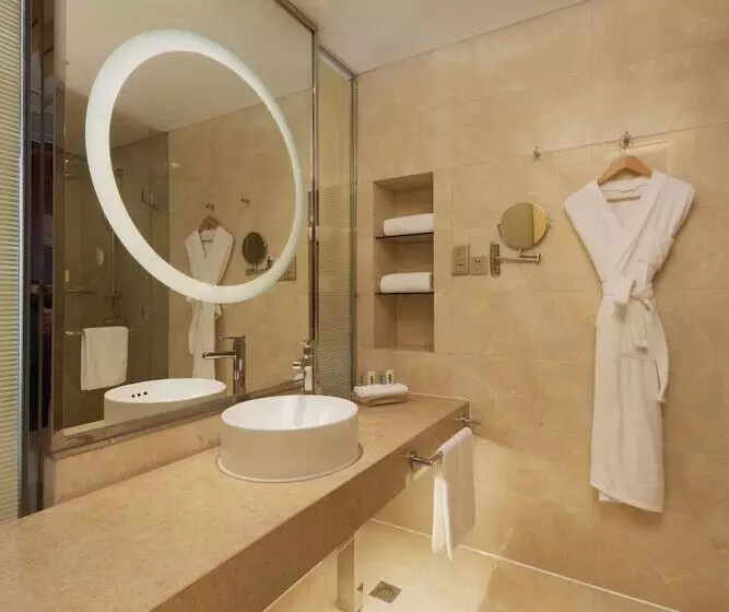 Отель Holiday Inn Taicang City Centre By Ihg