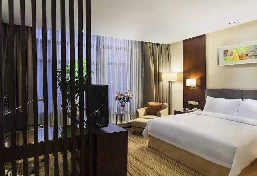 Отель Holiday Inn Taicang City Centre By Ihg