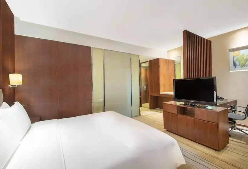 Отель Holiday Inn Taicang City Centre By Ihg